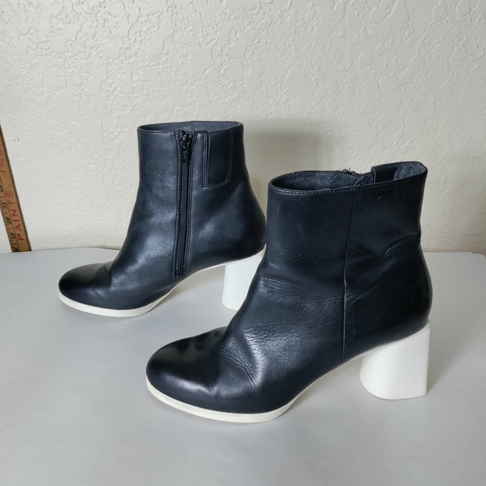 Camper Upright Black Leather White Block Heel Ankle Boots Size 39 EU Womens